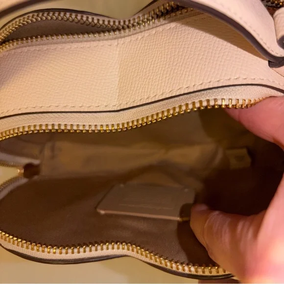 Coach Heart Crossbody Bag + Card Holder Set in Canvas Chalk Signature - Picture 11 of 14